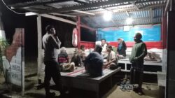 Cegah Gangguan Kamtibmas, Polisi Sambangi Pos Kamling Desa Beringin Makmur