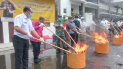 TNI dan Wali Kota Denpasar Saksi Pemusnahan Barang Bukti Transparan oleh Kejaksaan Negeri