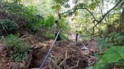 Polres Aceh Tengah dan BKO Brimob Gotong Royong Pulihkan Saluran Air Bersih Pascabencana di Atu Singkih