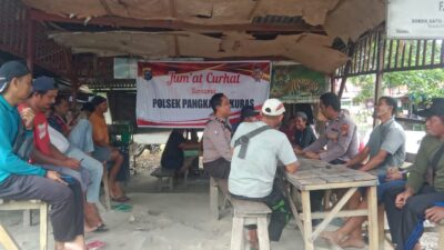 Polsek Pangkalan Kuras Gelar Jumat Curhat, Warga Soroti Kenakalan Remaja