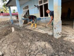 Satgas TNI Tuntaskan Pembersihan SMPN 26 Takengon Pascabanjir Bandang Linge