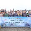 Polres Lhokseumawe Bersama TNI dan Pemda Setempat Bersihkan 1 Km Pantai Ujung Blang Dukung Gerakan Nasional ASRI
