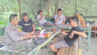 Polisi Lakukan Silaturahmi dan Sosialisasi Karhutla di Desa Binaan