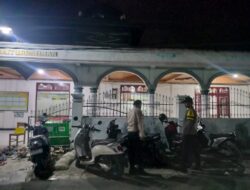 Patroli Sholat Tarawih, Polsek Pangkalan Kerinci Pastikan Keamanan Ramadan 1447 H
