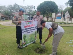 Polsek Bunut Rawat Bibit Kelengkeng di Mako, Dukung Program Penghijauan Kapolda Riau
