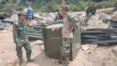 Personel Satgas Gulbencal Lakukan Pengecekan Material Jembatan Bailey D Dusun Ayun