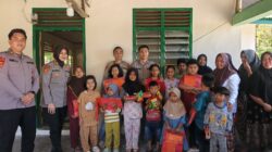 Mahasiswa STIK-PTIK Lemdiklat Polri Kembali Hibur Anak-Anak Terdampak Banjir di Desa Setie Lewat Kegiatan Trauma Healing