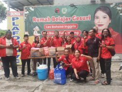 Gesuri Mesias Bintang Merah Angota Dewan DPRD Kota Tangerang Berbagi Takjil Dibulan Ramadhan Bersama Anggota PAC PDI Perjuangan Ciledug