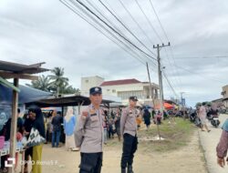 Tertib Ramadhan: Polisi Atur Lalu Lintas di Pasar Bukit Lembah Subuh