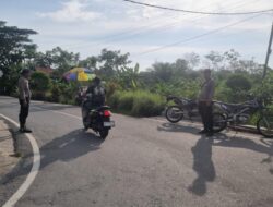 Polisi Amankan Arus Lalu Lintas di Pasar Ramadhan Teluk Meranti