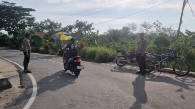 Polisi Amankan Arus Lalu Lintas di Pasar Ramadhan Teluk Meranti