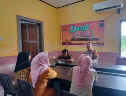 Polisi dan Perangkat Desa Kuala Terusan Berdialog dalam Program Jumat Curhat