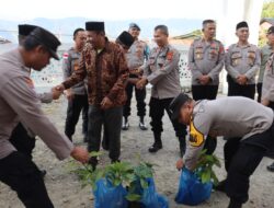 Jumat Barokah, Polres Aceh Tengah Salurkan Sembako ke warga terdampak dan Bibit Buah Dukung Green Policing