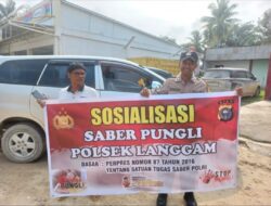 Polisi Sosialisasikan Saber Pungli kepada Warga di Desa Segati