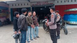 Patroli dan Edukasi Kamtibmas kepada Masyarakat di Ukui Pelalawan