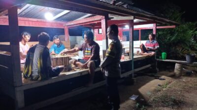 Patroli Malam Polsek Kerumutan Cegah Premanisme dan C3