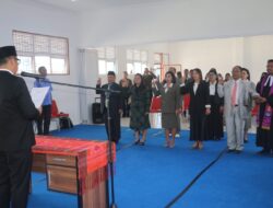 Di Tengah Era AI, Bupati Taput Tekankan Peran Guru Saat Lantik Dewan Pendidikan