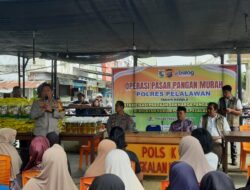 Ribuan Warga Pangkalan Kerinci Ramai Ikuti Operasi Pasar Murah Polres Pelalawan