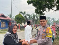 Polsek Bunut dan IPKPB Bagikan Takjil Gratis, Perkuat Silaturahmi Pemuda