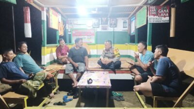 Cegah Balap Liar dan Premanisme, Polsek Kerumutan Cek Pos Kamling