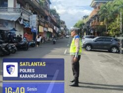 Atensi Pos Sore, Satlantas Polres Karangasem Laksanakan Pengaturan di Pasar Senggol Jalan Gajah Mada Amlapura
