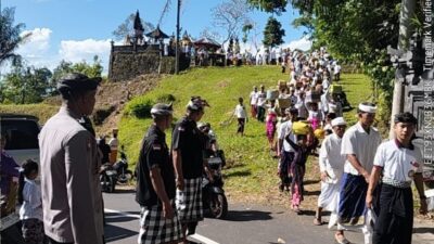 Pengamanan Upacara Usaba Dodol di Desa Adat Duda Berjalan Kondusif, Lalu Lintas Lancar