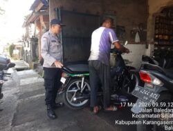 Bhabinkamtibmas Desa Selat Sambangi Bengkel Sepeda Motor, Ssmpaikan Pesan Kamtibmas