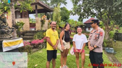 Jelang Nyepi, Kapolsek Bebandem Edukasi Wisatawan Asing di Vlaris Homestay
