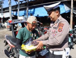 Polres Aceh Tengah Berbagi Jelang Lebaran, Sasar Juru Parkir dan Petugas Kebersihan