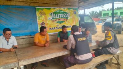 Polsek Ukui Gelar Jumat Curhat di Tengah Masyarakat