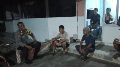 Patroli Malam Polsek Kerumutan, Tingkatkan Rasa Aman Warga Desa Beringin Makmur