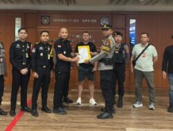 Soalidnya Koordinasi dengan Interpol, Imigrasi Ngurah Rai Berhasil Amankan Buronan Interpol Asal Inggris 