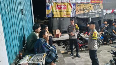 Polisi dan Warga Bersinergi, Patroli Malam Polsek Kerumutan Berjalan Aman