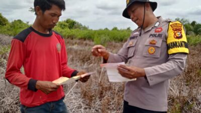 Masyarakat Kerumutan Diberi Edukasi Bahaya Membakar Lahan oleh Polsek Setempat