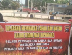 Polisi Sosialisasikan Larangan Bakar Lahan di Desa Segati Pelalawan