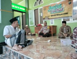Warga Desa Makmur Sampaikan Keluhan Kamtibmas dalam Program Jumat Curhat
