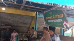 Polsek Langgam Gelar Jumat Curhat, Warga Apresiasi Kehadiran Polisi