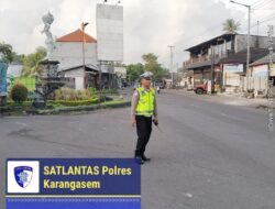 Unit Turjawali Sat Lantas Lakukan Gatur Lalin, di Pos 3 Patung Salak Jasri