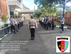 Rutinitas Propam Lakukan Absensi, Pengawasan dan Pengecekan Personil Piket Fungsi