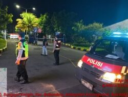 Jaga Situasi Kamtibmas Tetap Kondusif, Polsek Bebandem Gelar Blue Light Patrol hingga Dini Hari
