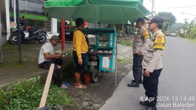 Pastikan Situasi Wilayah Kondusif dan Aktivitas Masyarakat Berjalan Lancar, Polsek Selat Rutin Gelar Patroli 