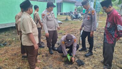 Polisi di Kuala Kampar Gelar Penanaman Pohon untuk Kelestarian Lingkungan