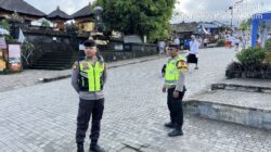 Personil Polsek Rendang Polres Karangasem Atensi Pengamanan, Saat Prosesi Karya IBTK Pura Besakih