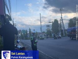 Pastikan Kelancaran Arus Lalu Lintas Personil Lantas Lakukan Gatur Lalin di Ktl 2