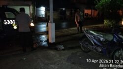 Tekan Angka Lakalantas, Perrsonil Polsek Selat Gelar Blue Light Patrol di Jalur Rawan Laka Lantas