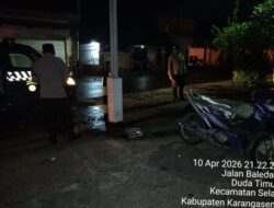 Tekan Angka Lakalantas, Perrsonil Polsek Selat Gelar Blue Light Patrol di Jalur Rawan Laka Lantas