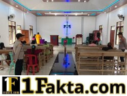 Polisi Pangkalan Lesung Hadiri Ibadah Minggu Kasih, Ajak Warga Jaga Kamtibmas