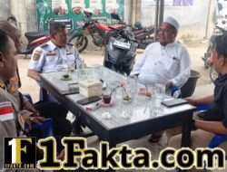 Warung Kopi Jadi Ruang Komunikasi Kapolsek Peureulak dan Warga