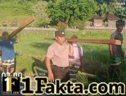 Perkuat Sinergi Bhabinkamtibmas Polsek Bebandem Turut Serta Bergotong Royong, Jelang Usaba Sri Desa Adat Bungaya