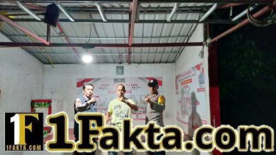 Patroli Malam, Polisi Tinjau Pos Kamling di Pangkalan Kerinci